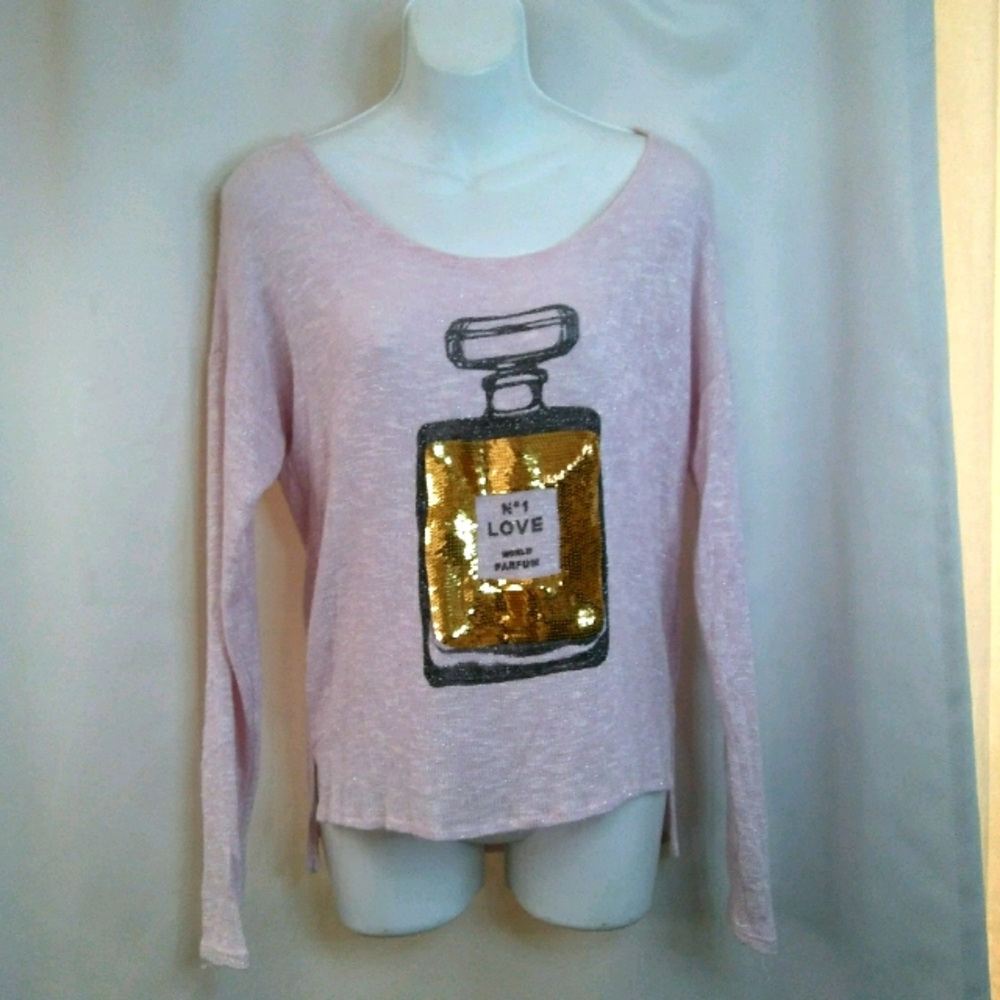 Lightweight Knit Shirt Embellished Graphic, S